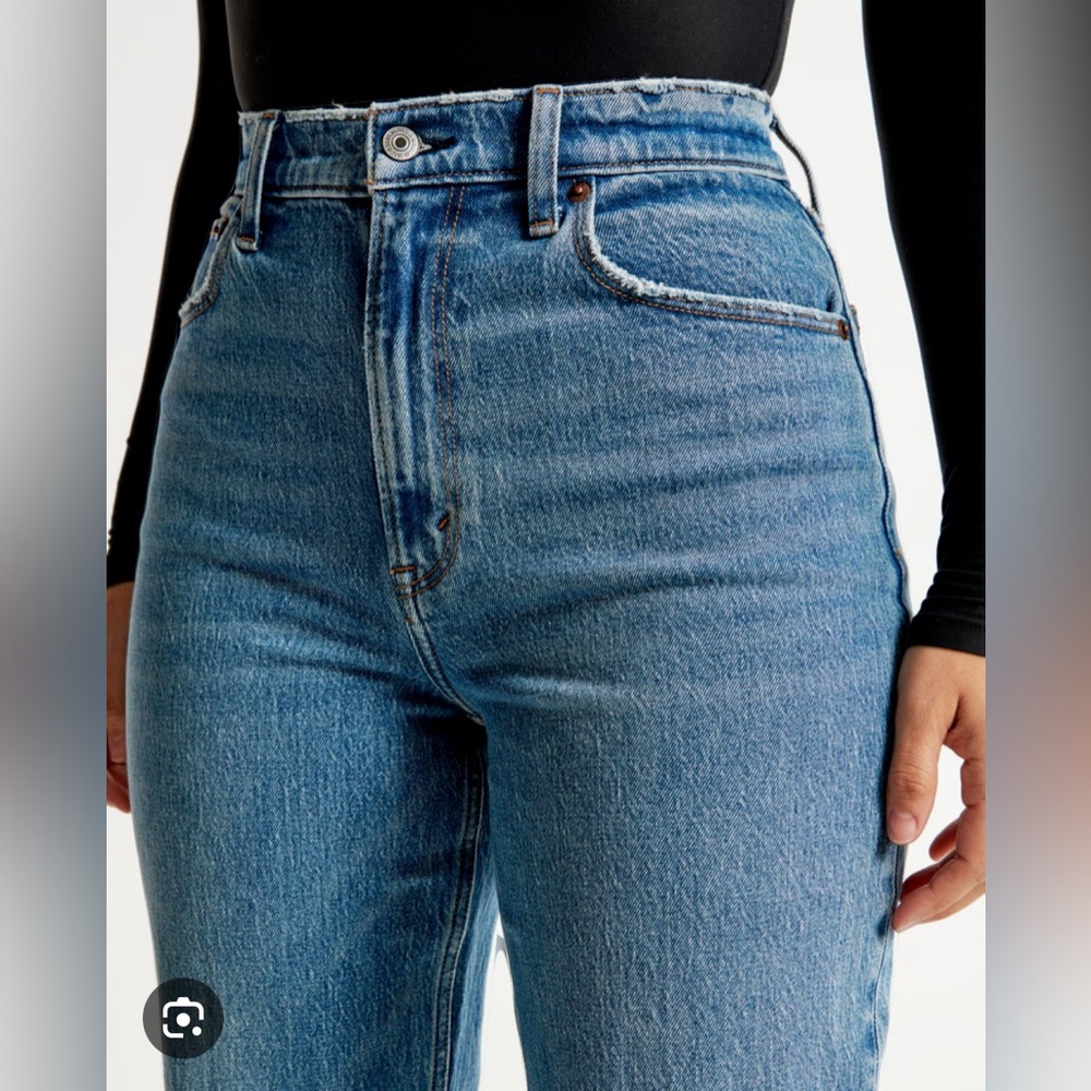 Abercrombie Curve Love Ultra High Rise 90s Straight Jean